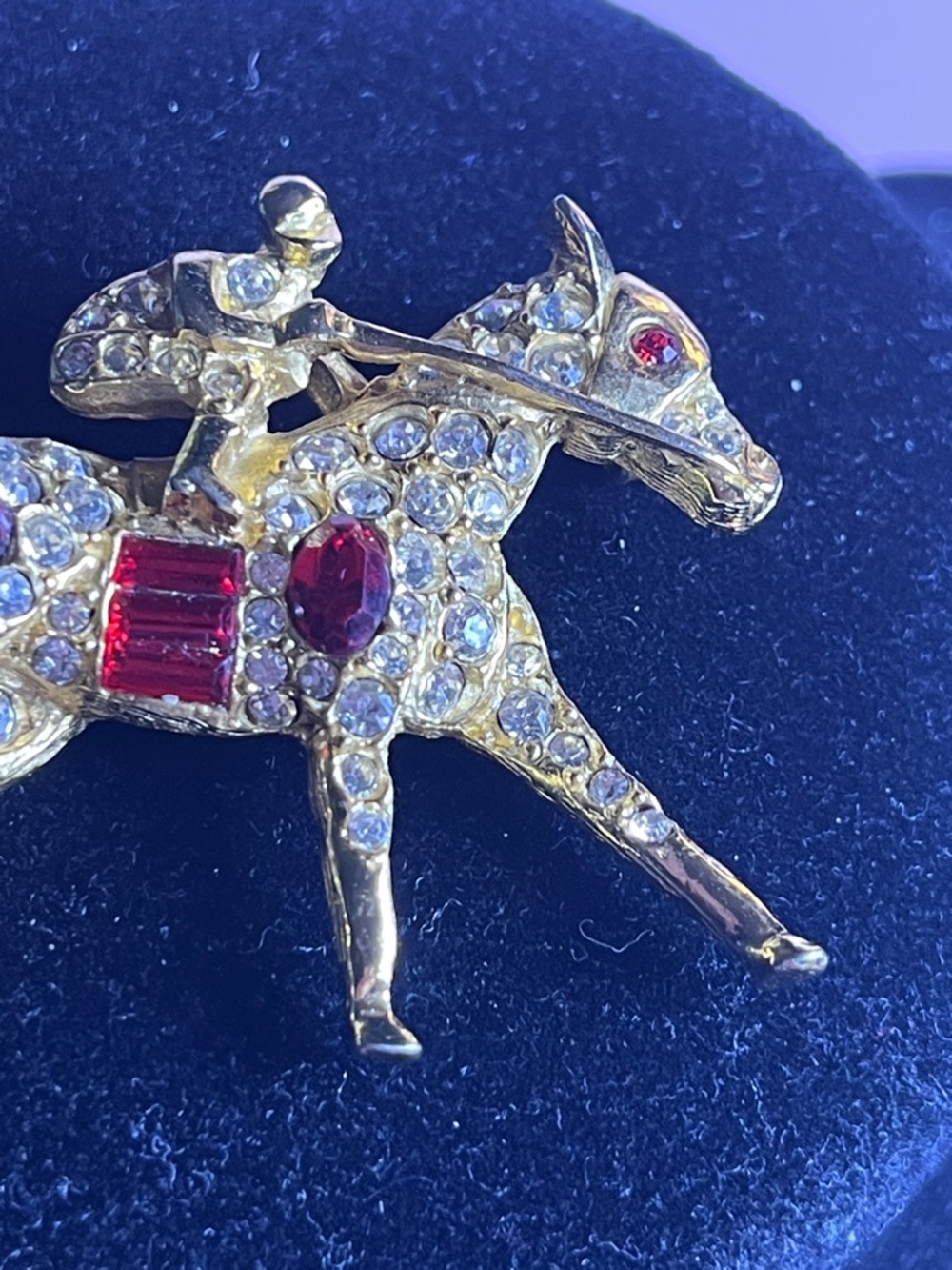 Gold-tone Horse & Jockey with Red Crystals & Rhinestones Brooch - Picture 5 of 13